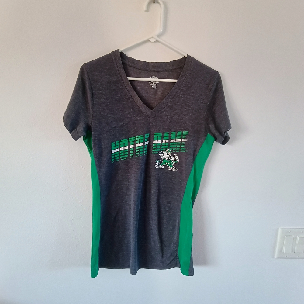 Rivalry Threads Women's Gray and Green Notre Dame V‑Neck Tee